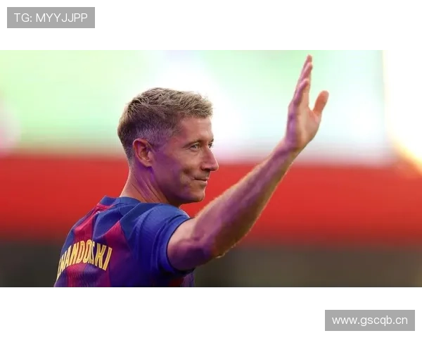 莱万是否依赖体系？战术角色与终结能力分析