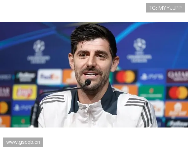 库尔图瓦：2米身高+高空球控制的门线反应完美结合