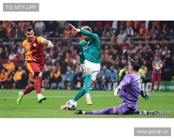 利物浦进攻转化高效但防线暴露,关键阶段两翼防守稳定性面临考验