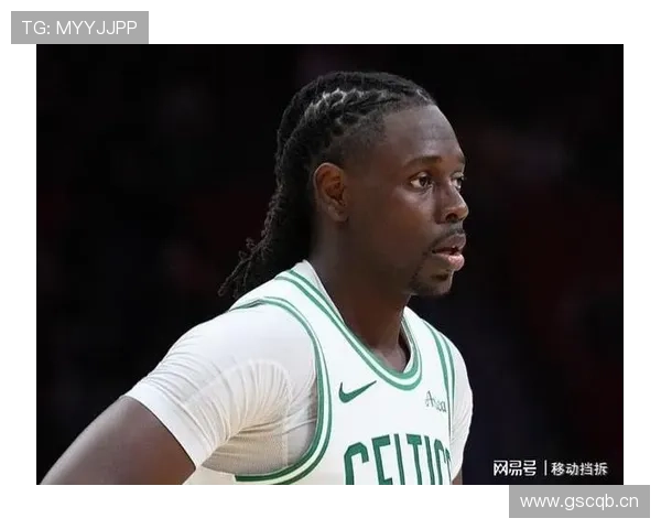 对比库里对位，朱·霍勒迪在挡拆盯防上压制外线